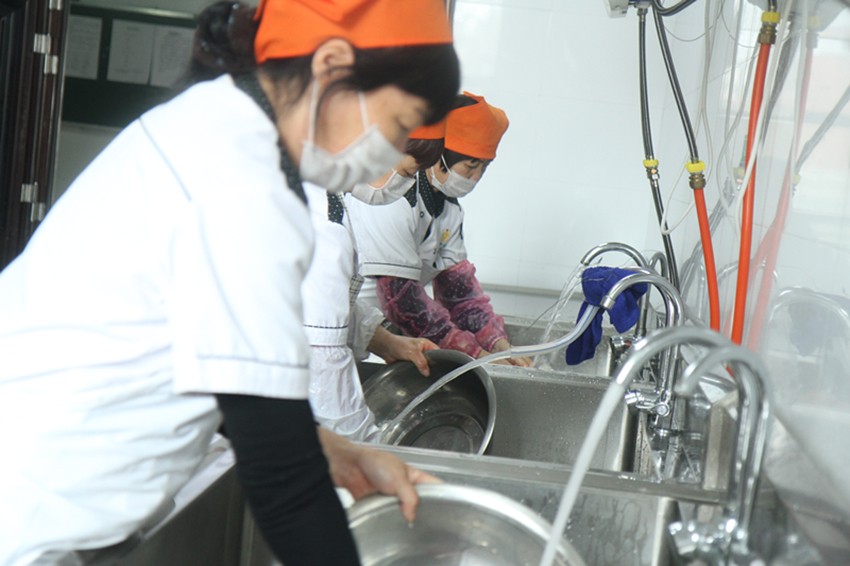 學校飯堂承包